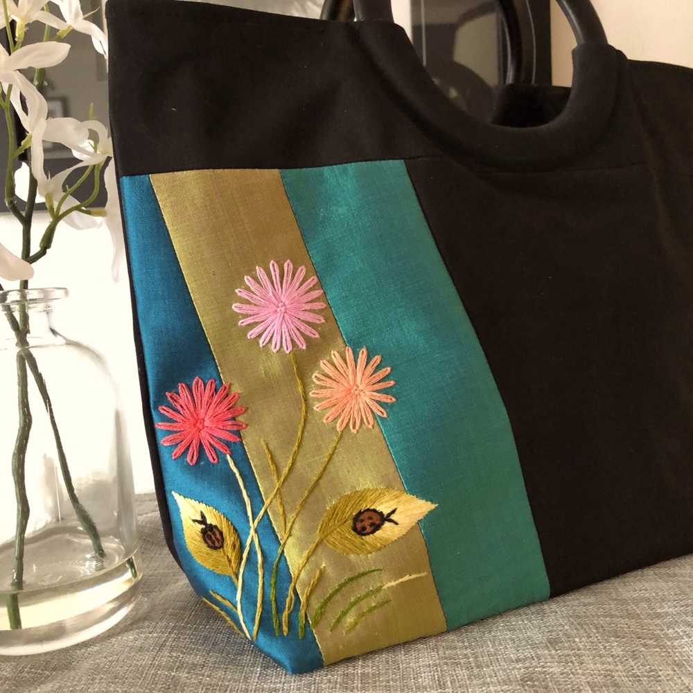 💯% SILK Vintage Hand bag 👜